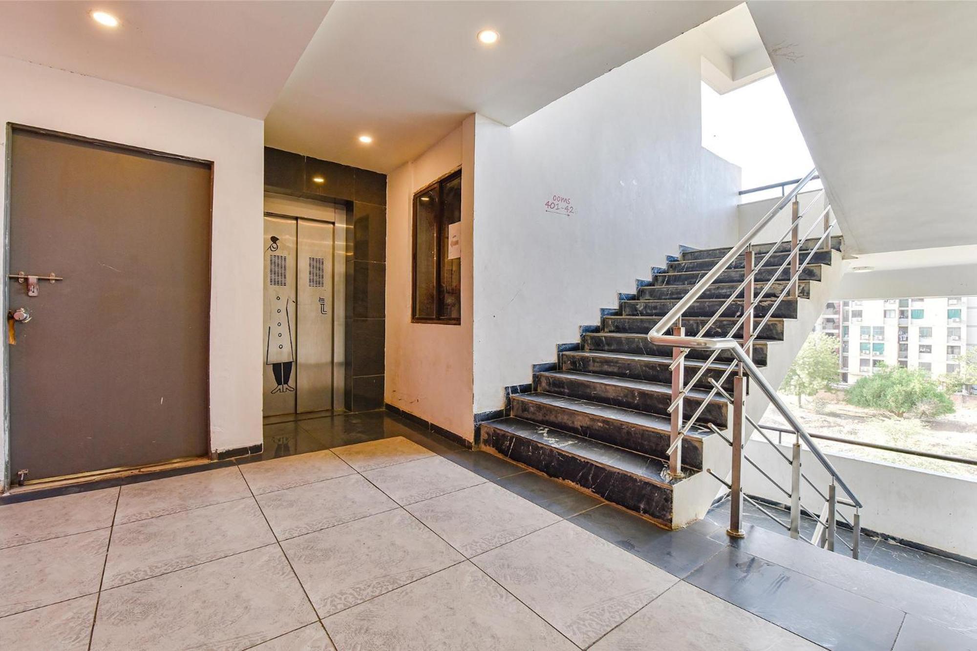 Fabhotel Ny Townhouse Ахмедабад Екстериор снимка
