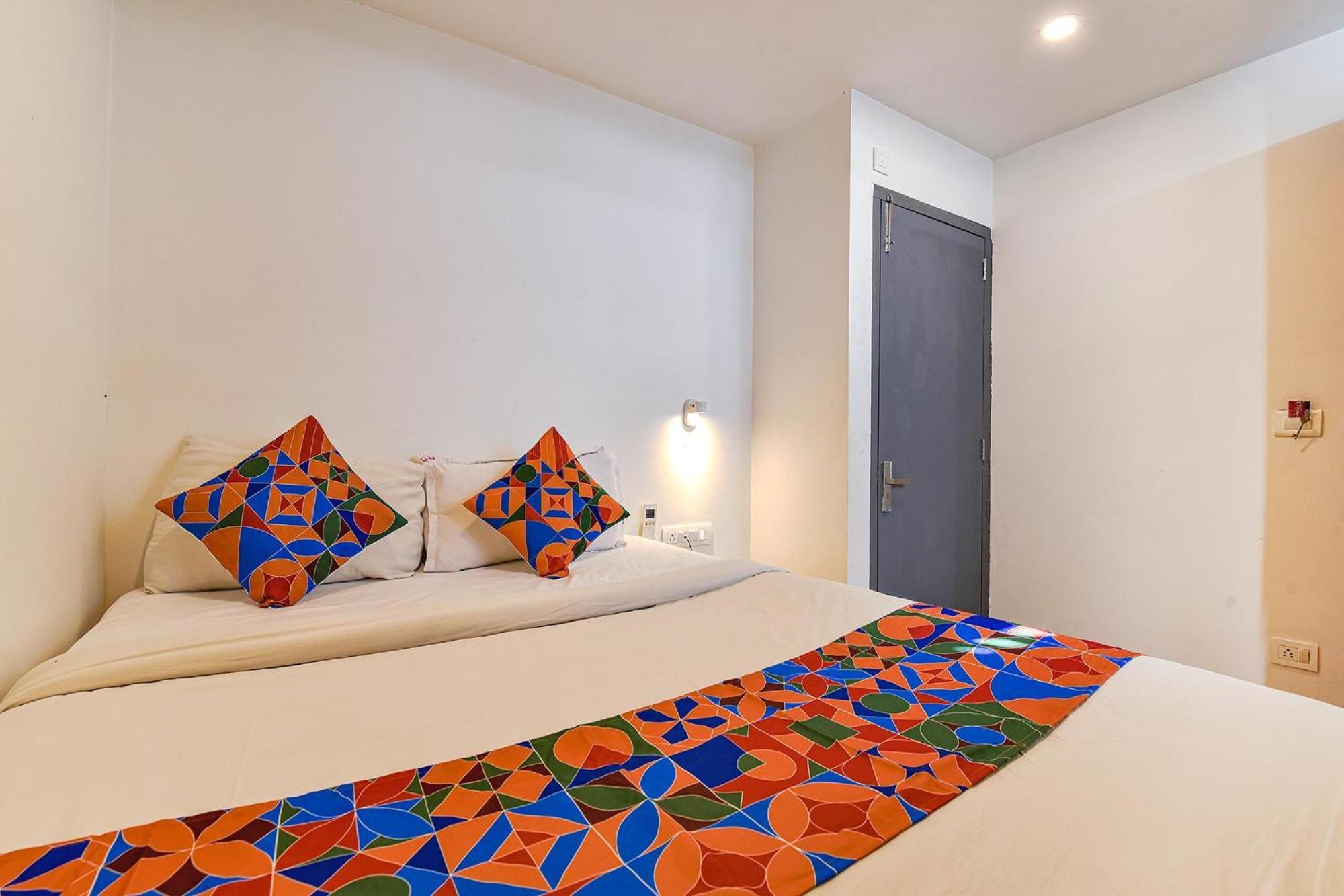 Fabhotel Ny Townhouse Ахмедабад Екстериор снимка