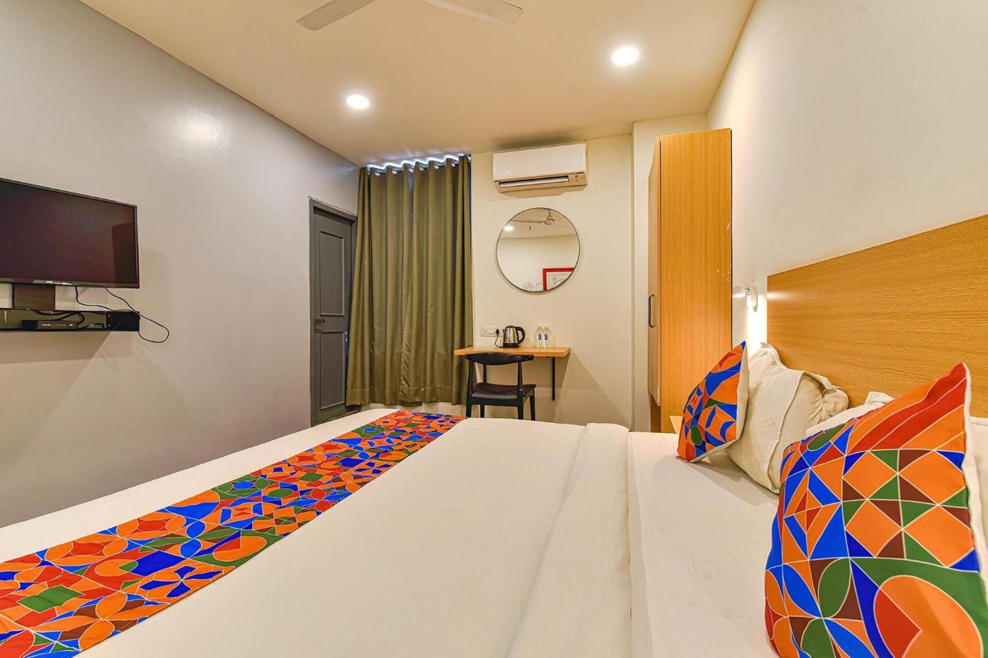 Fabhotel Ny Townhouse Ахмедабад Екстериор снимка