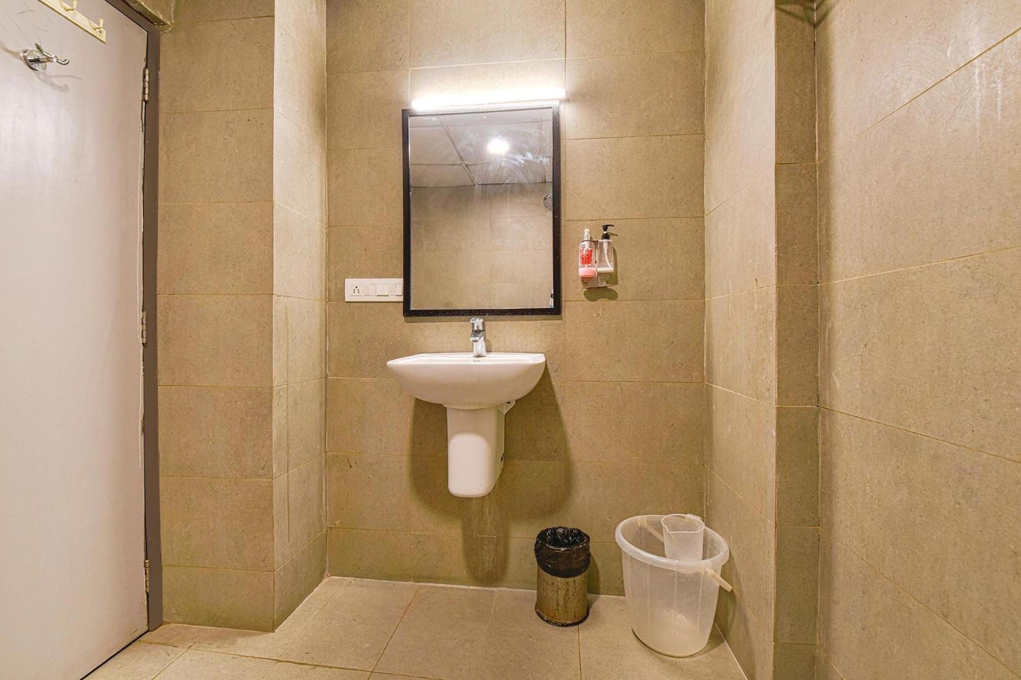 Fabhotel Ny Townhouse Ахмедабад Екстериор снимка