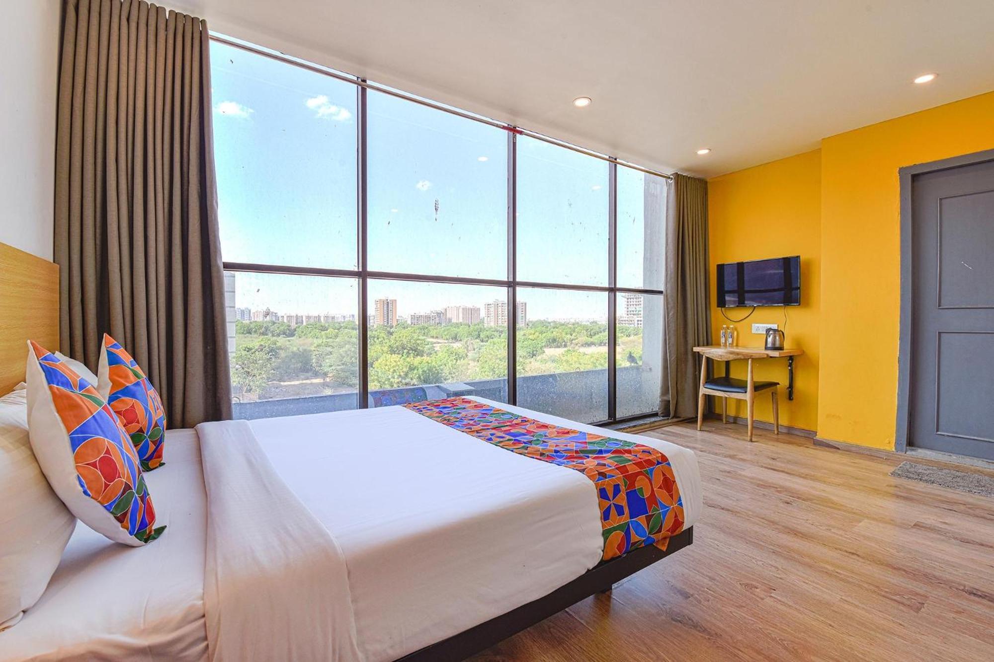 Fabhotel Ny Townhouse Ахмедабад Екстериор снимка